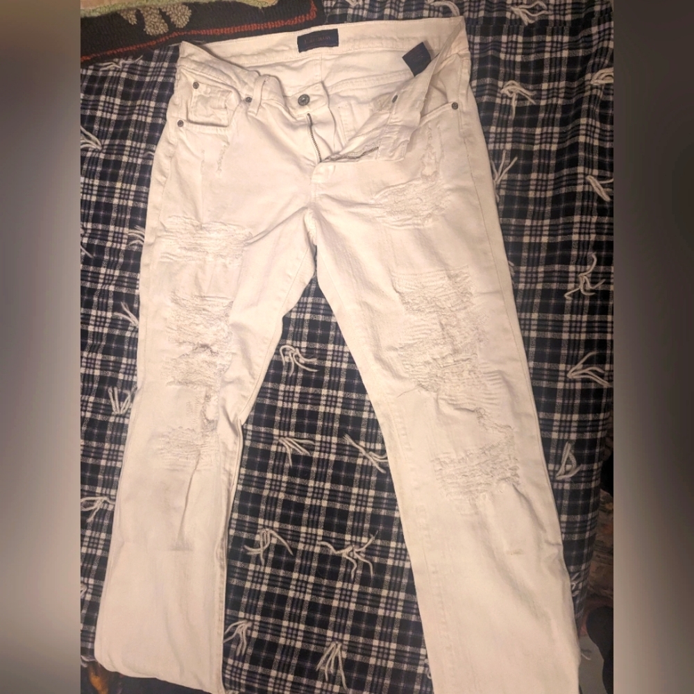 James jeans distressed ⚪👖